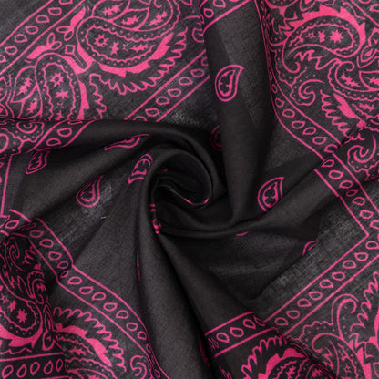 Schwarzes Baumwoll Bandana mit pinkem Paisley Muster